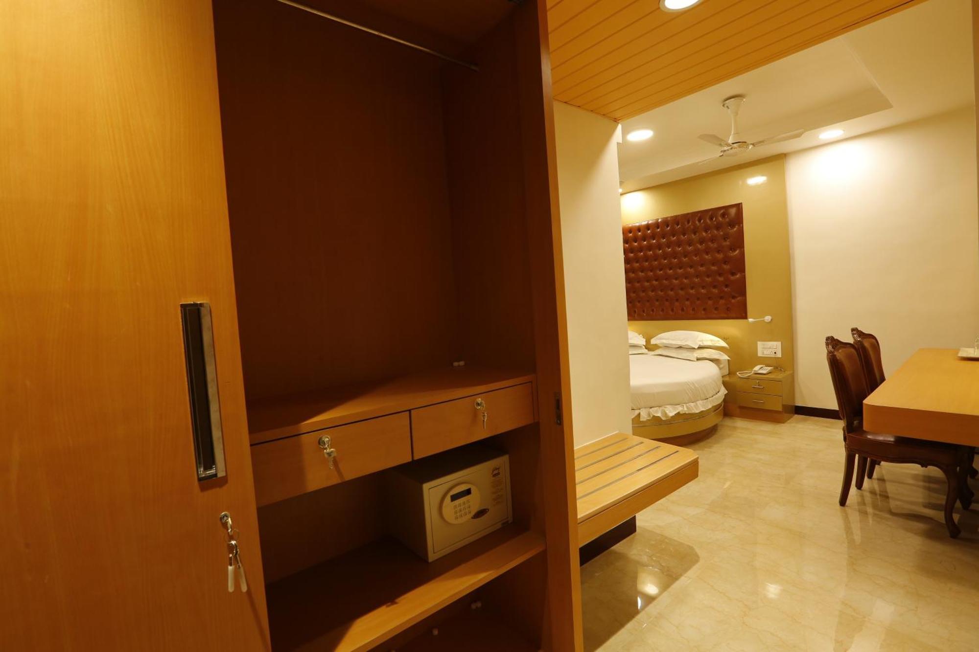 Hotel Ravikiran Alibaug Alībāg Ngoại thất bức ảnh