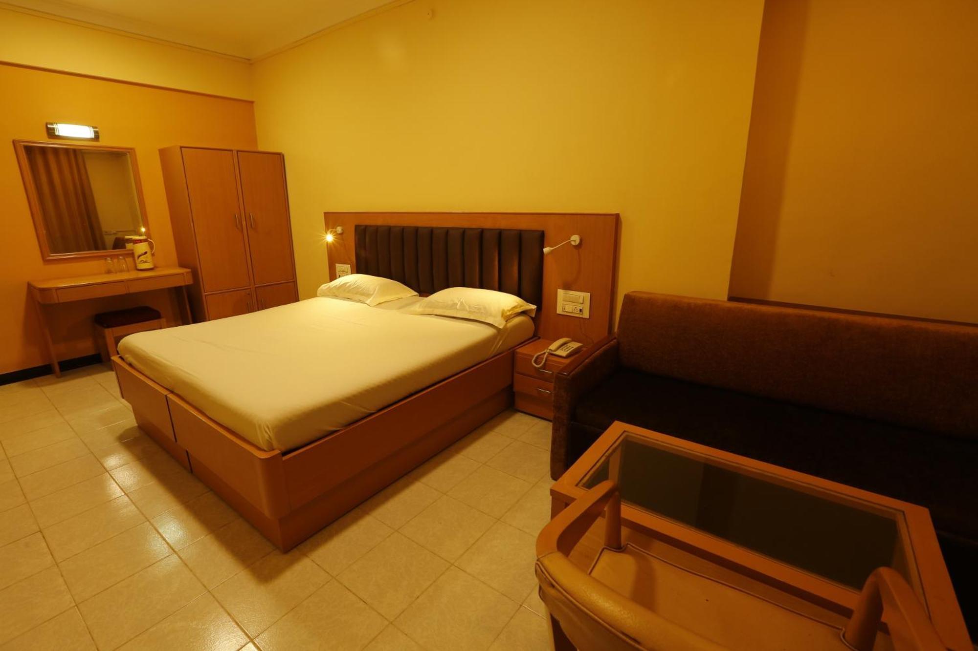 Hotel Ravikiran Alibaug Alībāg Ngoại thất bức ảnh